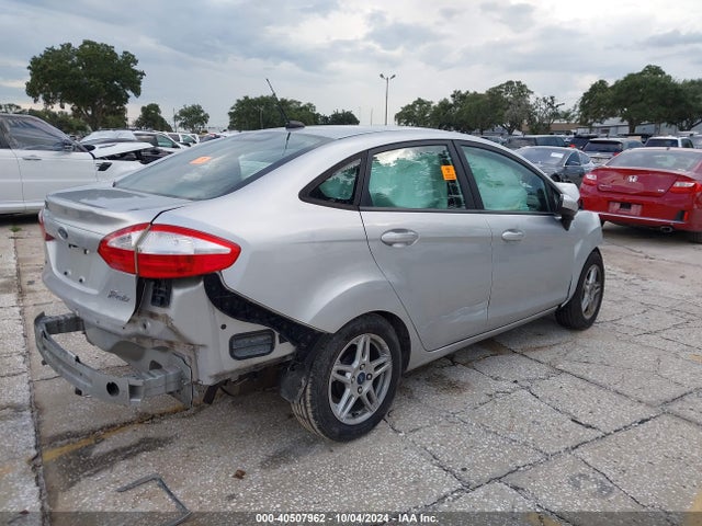 Ford FIESTA SE 2019 3FADP4BJ2KM128644 Image 4