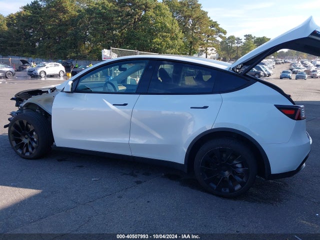 2023 TESLA MODEL Y 7SAYGDEE8PA061201 Photo 2