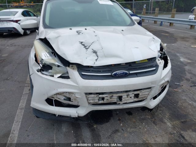 1FMCU0GX7EUB00693 Ford ESCAPE SE