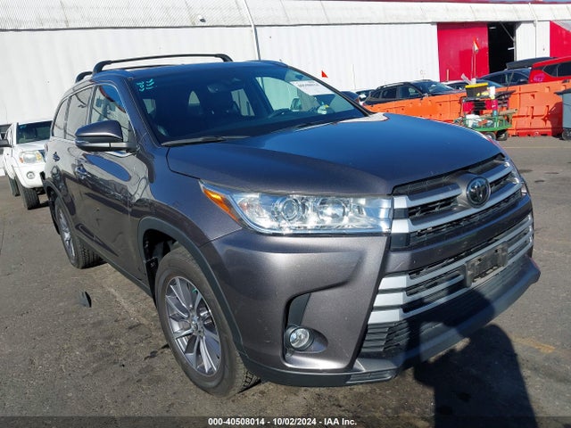 Toyota Highlander Xle 2019 5TDJZRFH2KS947097 Image 1
