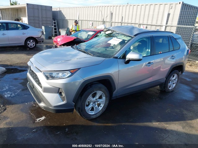 Toyota Rav4 Xle 2020 2T3P1RFV3LC074470 Image 2
