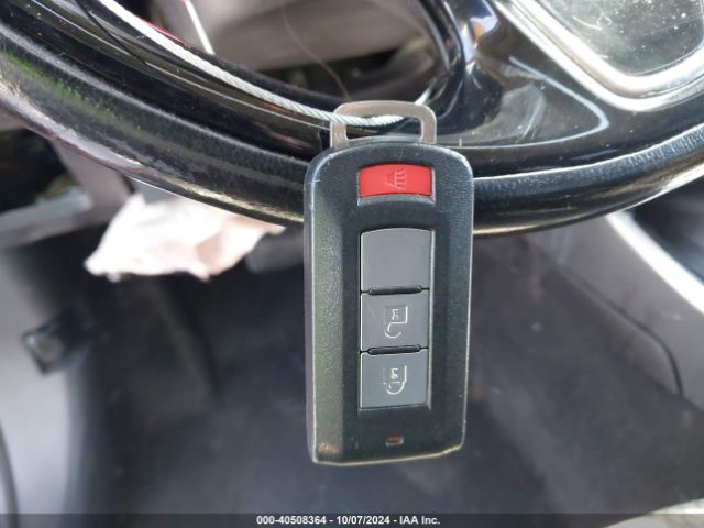 2017 MITSUBISHI OUTLANDER JA4AD3A38HZ040699 Photo 10