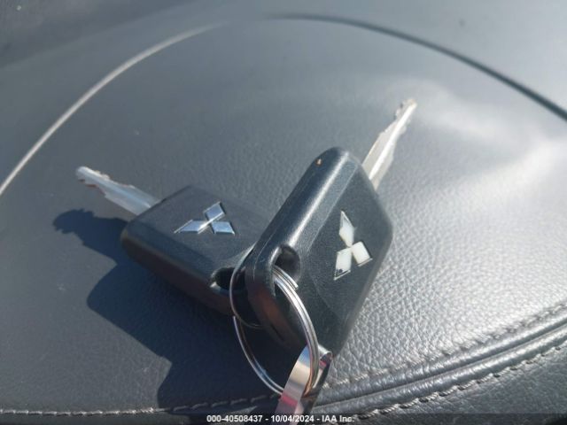 JA4AZ3A39JZ053940 Mitsubishi Outlander Es