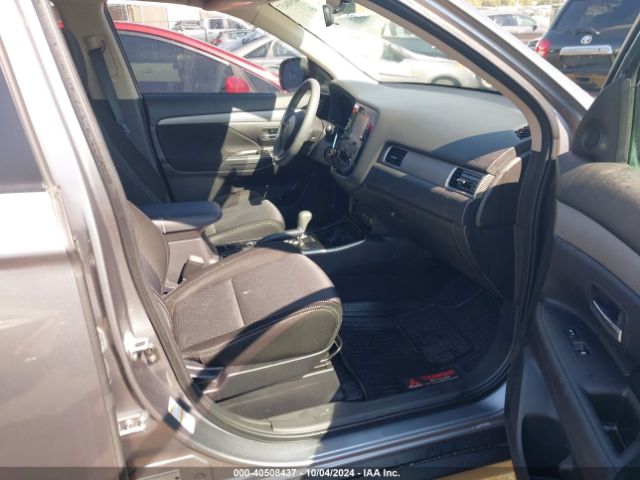 JA4AZ3A39JZ053940 Mitsubishi Outlander Es