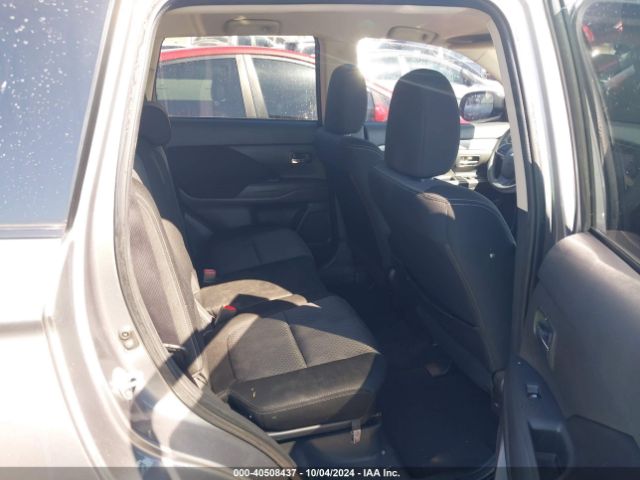 JA4AZ3A39JZ053940 Mitsubishi Outlander Es