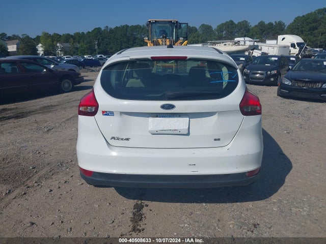 Ford FOCUS SE 2018 1FADP3K26JL238289 Image 16