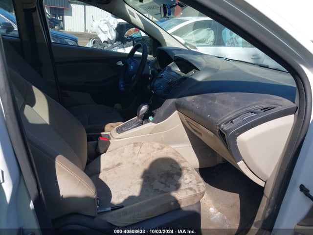 Ford FOCUS SE 2018 1FADP3K26JL238289 Image 5