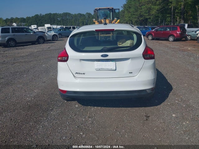 Ford FOCUS SE 2018 1FADP3K2XJL242863 Image 16
