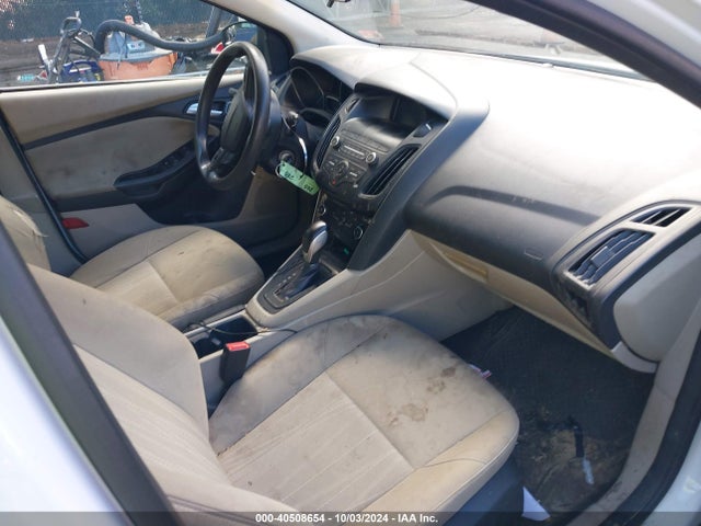 Ford FOCUS SE 2018 1FADP3K2XJL242863 Image 5
