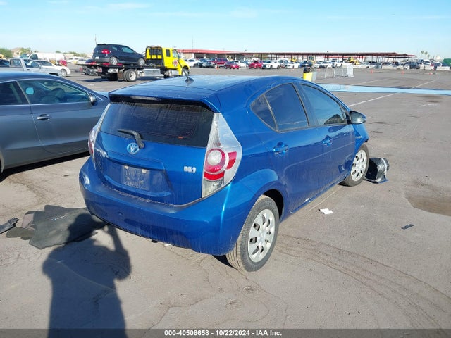Toyota Prius C Two 2014 JTDKDTB37E1061093 Image 4