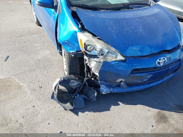 Toyota Prius C Two 2014 JTDKDTB37E1061093 Image 6