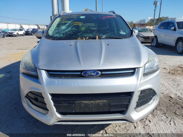 1FMCU9J9XEUC26660 Ford Escape Titanium