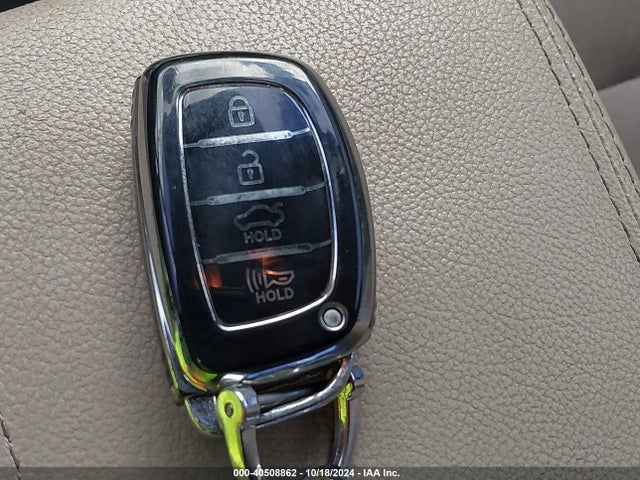 5NPD84LF7HH187818 Hyundai Elantra Value Edition
