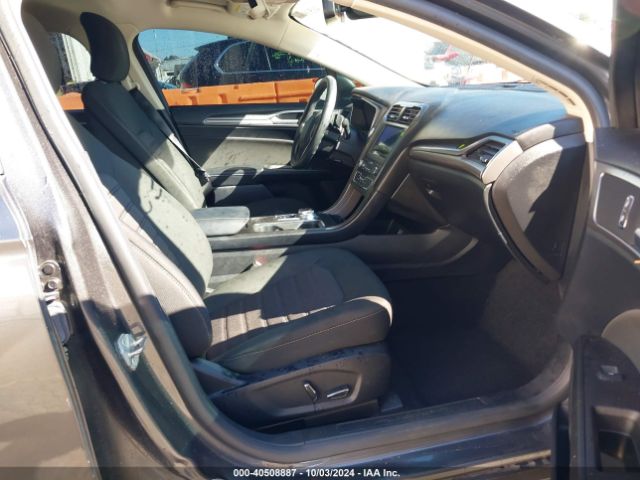 3FA6P0HD6KR233161 Ford FUSION SE