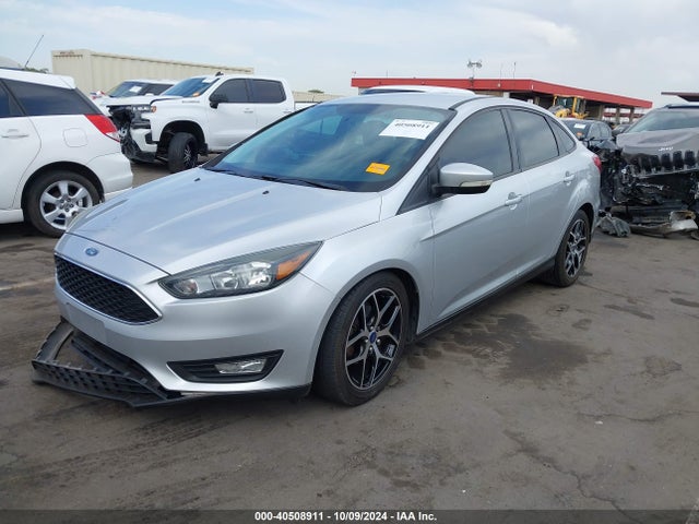 Ford FOCUS SE 2015 1FADP3F23FL264558 Image 2