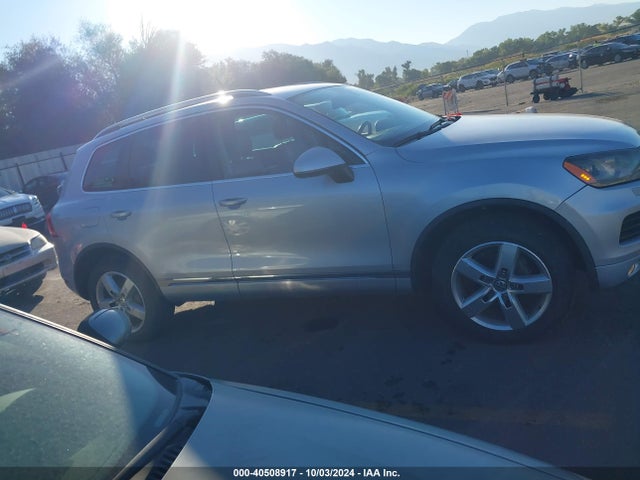 Продаж на аукціоні авто 2013 Volkswagen Touareg Tdi Lux, vin: WVGEP9BP2DD006473, номер лоту: 40508917