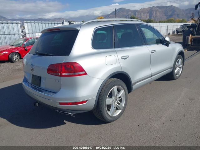 2013 VOLKSWAGEN TOUAREG WVGEP9BP2DD006473 Photo 3