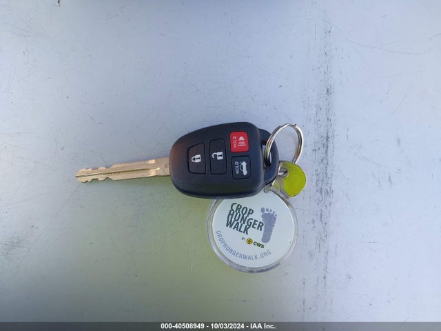 Toyota COROLLA LE 2017 5YFBURHE2HP639208 Image 11