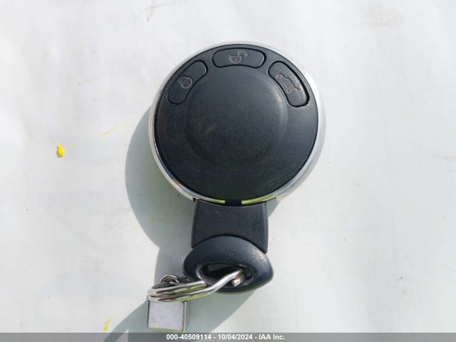 2010 MINI COOPER S WMWMF7C50ATX45246 Photo 10