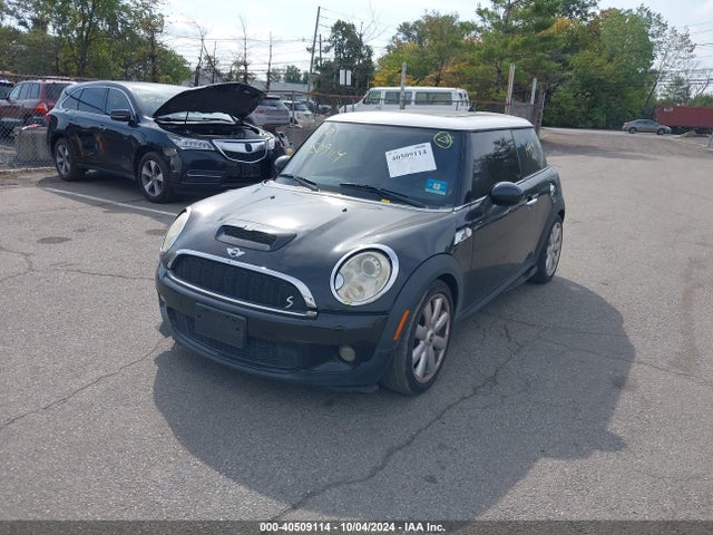 2010 MINI COOPER S WMWMF7C50ATX45246 Photo 1