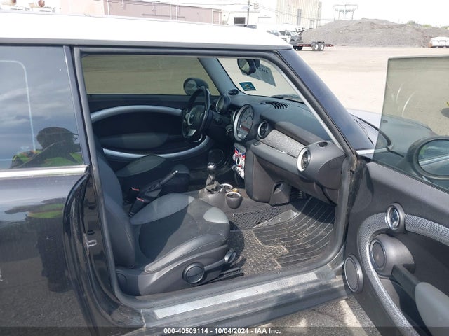 2010 MINI COOPER S WMWMF7C50ATX45246 Photo 4