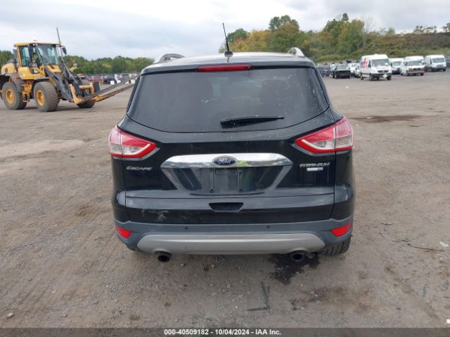 1FMCU9J90GUA14577 Ford Escape Titanium