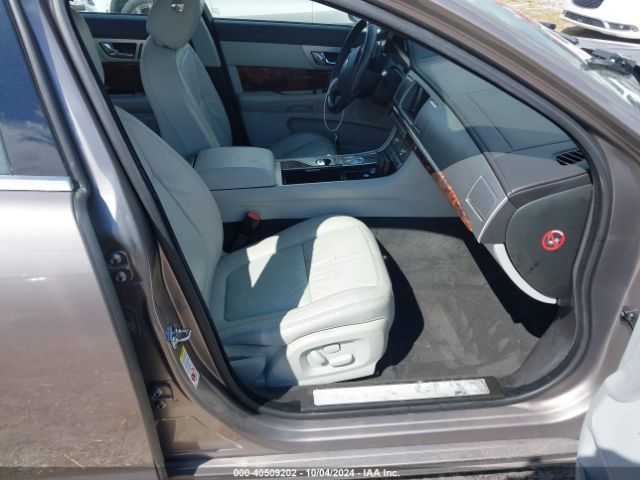2011 JAGUAR XF SAJWA0FB0BLS14456 Photo 4