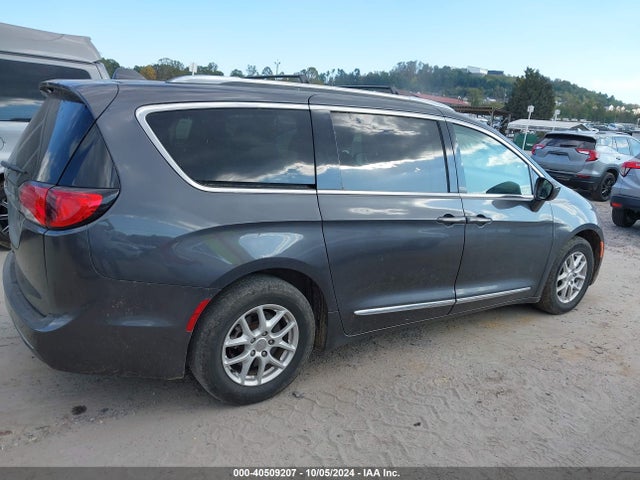 2C4RC1BG9LR272572 Chrysler Pacifica Touring L