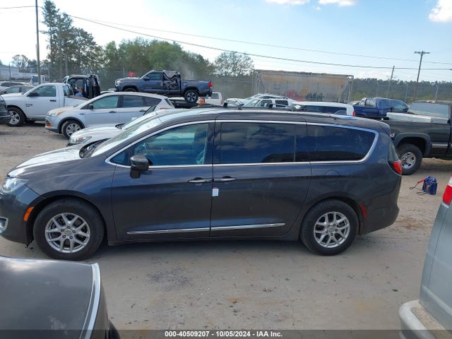 2C4RC1BG9LR272572 Chrysler Pacifica Touring L