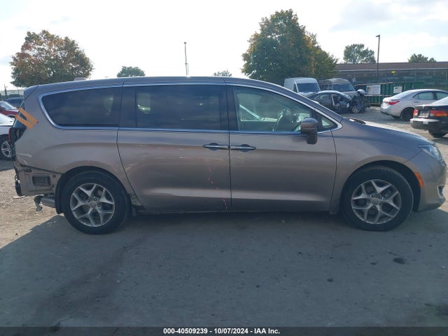 Chrysler Pacifica Touring Plus 2018 2C4RC1FG8JR117468 Image 13