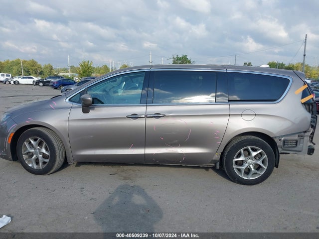 Chrysler Pacifica Touring Plus 2018 2C4RC1FG8JR117468 Image 14