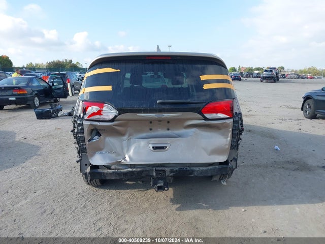 Chrysler Pacifica Touring Plus 2018 2C4RC1FG8JR117468 Image 16
