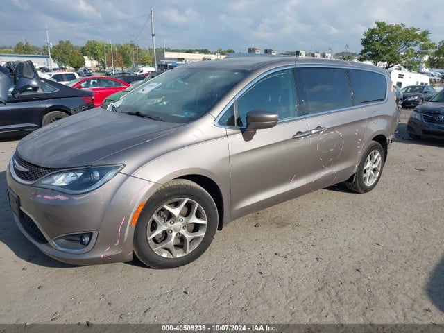 2C4RC1FG8JR117468 Chrysler Pacifica Touring Plus