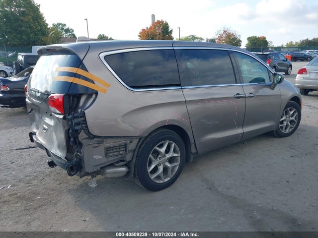 2C4RC1FG8JR117468 Chrysler Pacifica Touring Plus