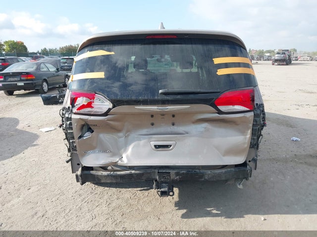 2C4RC1FG8JR117468 Chrysler Pacifica Touring Plus