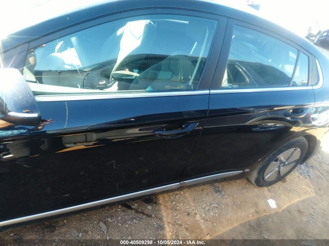KMHC75LC2NU282522 Hyundai Ioniq Hybrid Se