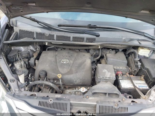 5TDYZ3DC6HS820168 Toyota Sienna Xle Premium 8 Passenger