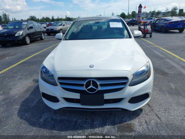 55SWF4JB4FU086907 Mercedes-Benz C 300 Luxury/sport