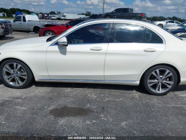 55SWF4JB4FU086907 Mercedes-Benz C 300 Luxury/sport