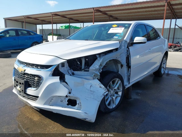 Chevrolet MALIBU 1LT 2015 1G11C5SL1FF206605 Image 2