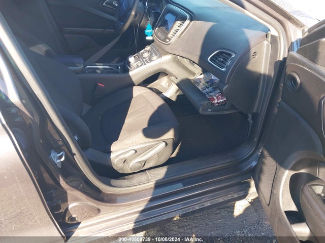 Chrysler 200 Limited 2015 1C3CCCAB7FN581826 Image 5