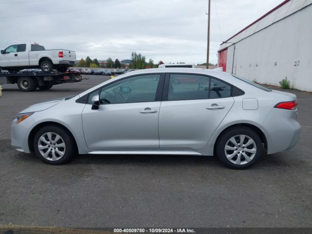 5YFEPMAE8NP339699 Toyota COROLLA LE