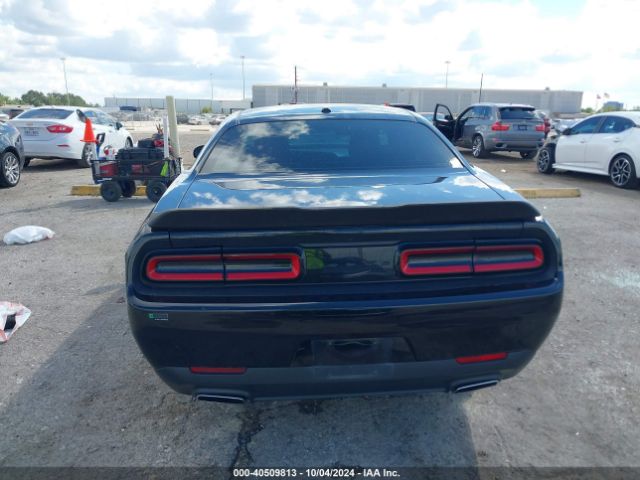 2C3CDZAG6FH804054 Dodge Challenger Sxt
