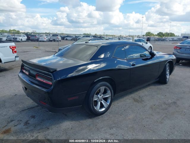 2C3CDZAG6FH804054 Dodge Challenger Sxt