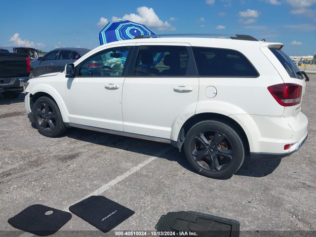 3C4PDCGG7JT335607 Dodge Journey Crossroad