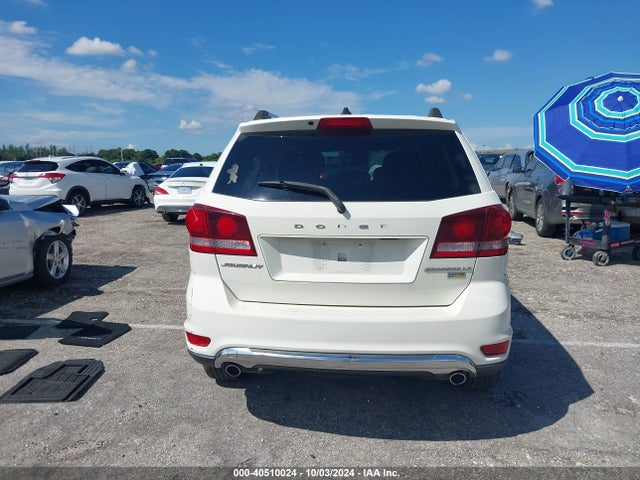 3C4PDCGG7JT335607 Dodge Journey Crossroad