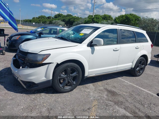 3C4PDCGG7JT335607 Dodge Journey Crossroad