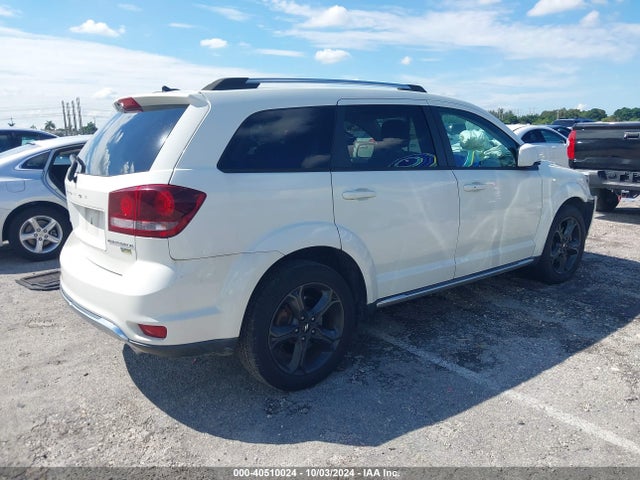 3C4PDCGG7JT335607 Dodge Journey Crossroad