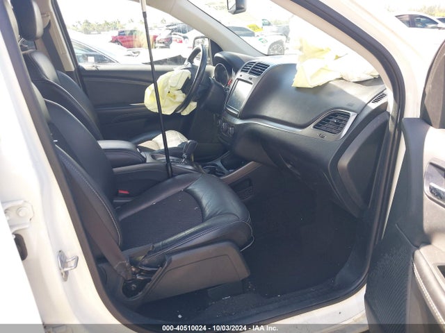 3C4PDCGG7JT335607 Dodge Journey Crossroad