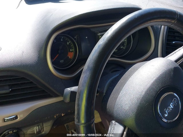1C4PJMAB6FW514105 Jeep Cherokee Sport
